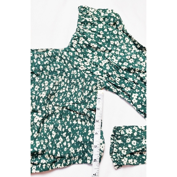 NWT Elodie Blouse Size L Green Floral Cropped - Picture 5 of 11